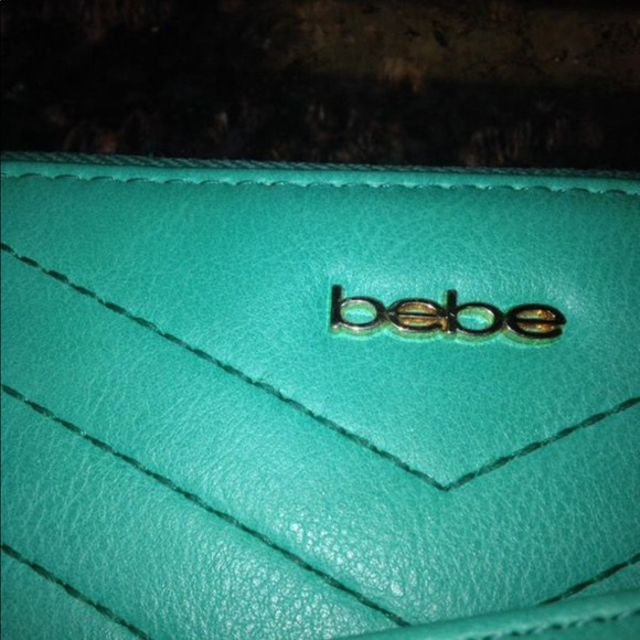 NWT~Bebe teal quilted patterned wallet~Tags not on - Picture 4 of 5